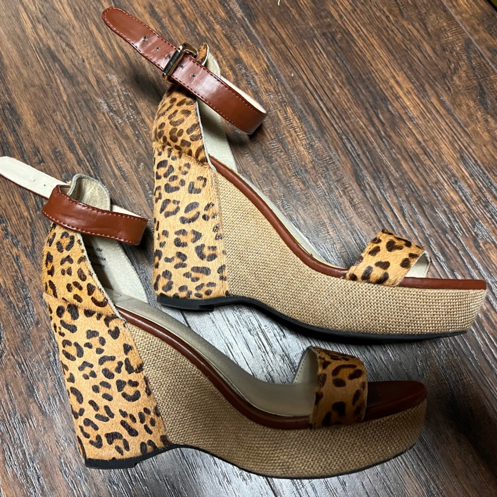 Leopard print wedge